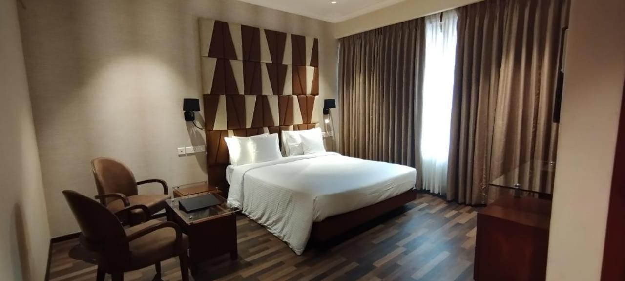 Adiva Residency Beacon, Grant Road, Mumbai Hotel Exterior photo